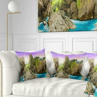 Designart Wild Forest and Waterfall Vijetnam-pejzažni štampani jastuk za bacanje - 18x18