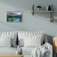 Reflektirajući planinski jezero Pejzaž sunčanog neba uokvirenog slikarskog umjetnosti